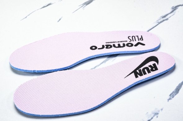 Nike Air ZoomX Vomero 18 Plus HM6805 106 