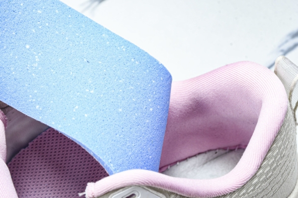 Nike Air ZoomX Vomero 18 Plus HM6805 106 