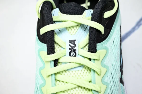 HOKA Bondi 9 1162011 LNMT 