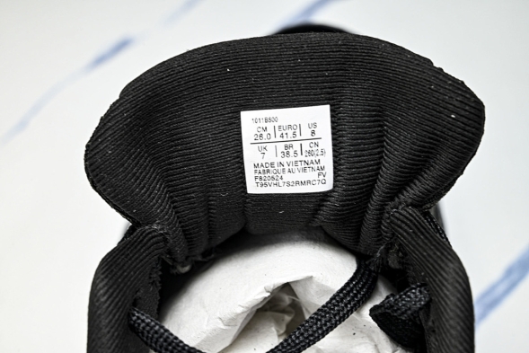 Asics Trabuco Max 3 1011B800-100 