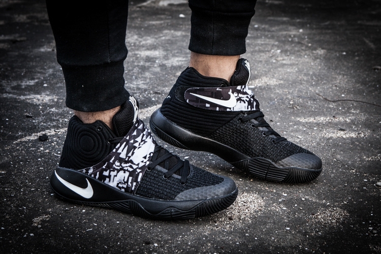 Nike Kyrie 2 “Black white” 706678-6001