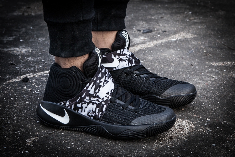 Nike Kyrie 2 “Black white” 706678-6001