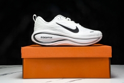 Nike Air ZoomX Vomero 18 Plus HM6805 111