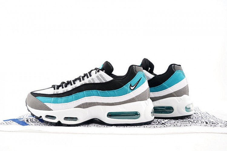 Nike WMNS Air Max 95 Essential 807743-064