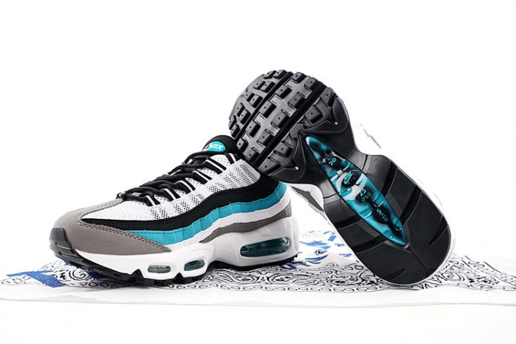 Nike WMNS Air Max 95 Essential 807743-064