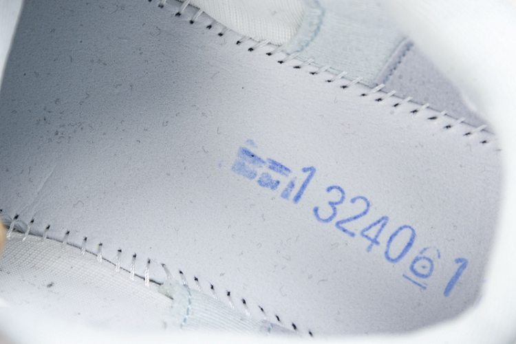 Asics Nova Surge 3 1061A048-100