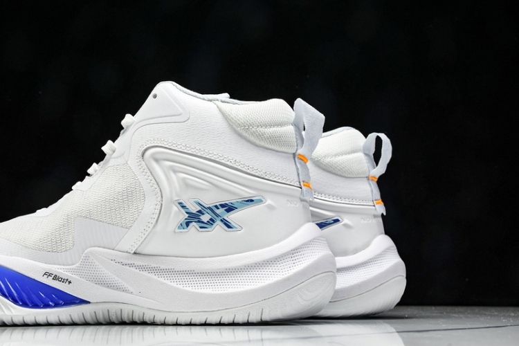Asics Nova Surge 3 1061A048-100