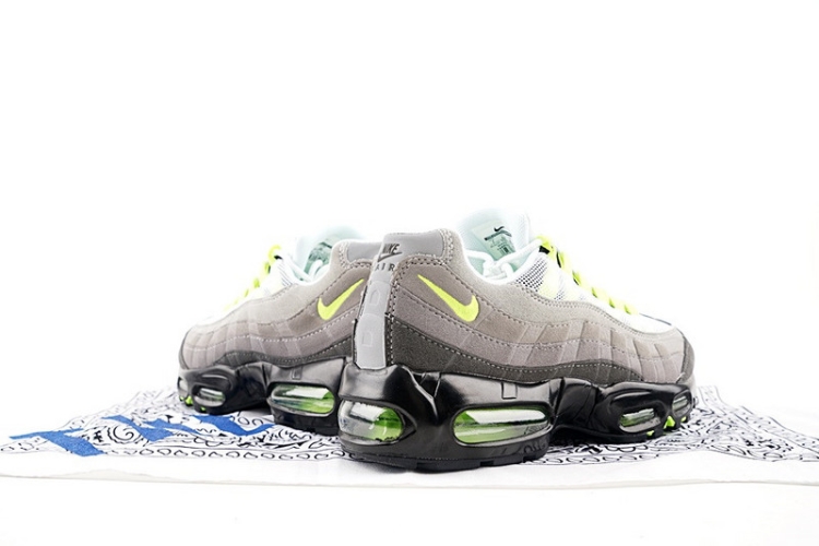 Nike WMNS Air Max 95 Essential 554970-071