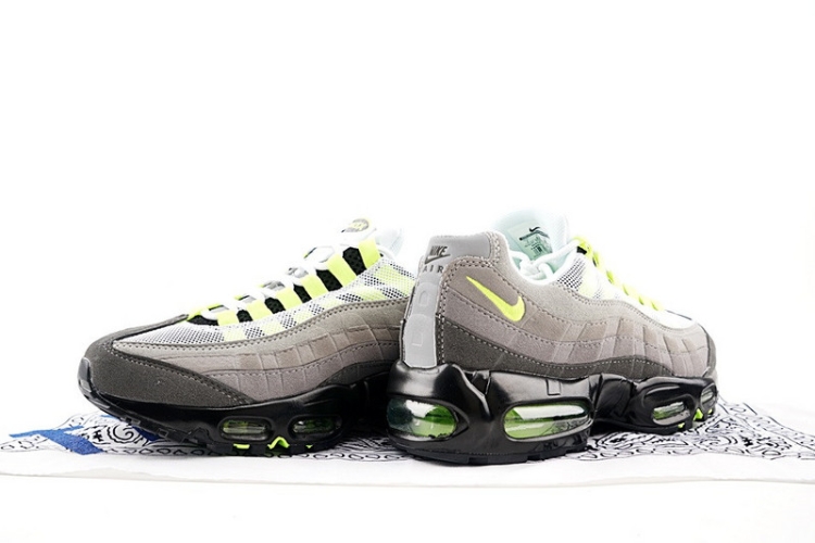 Nike WMNS Air Max 95 Essential 554970-071