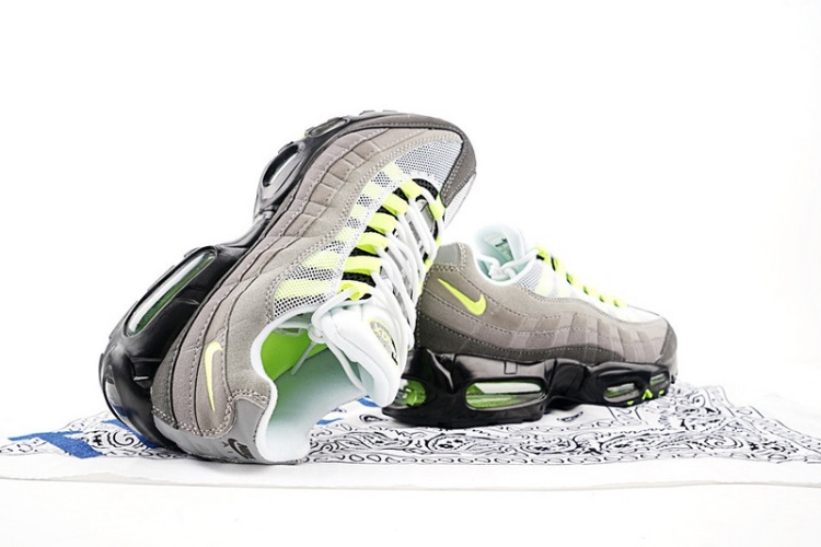 Nike WMNS Air Max 95 Essential 554970-071